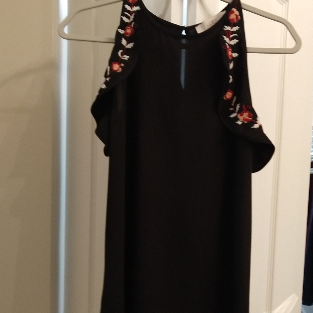Blouse 🛍️🛍️ - Picture 2 of 2